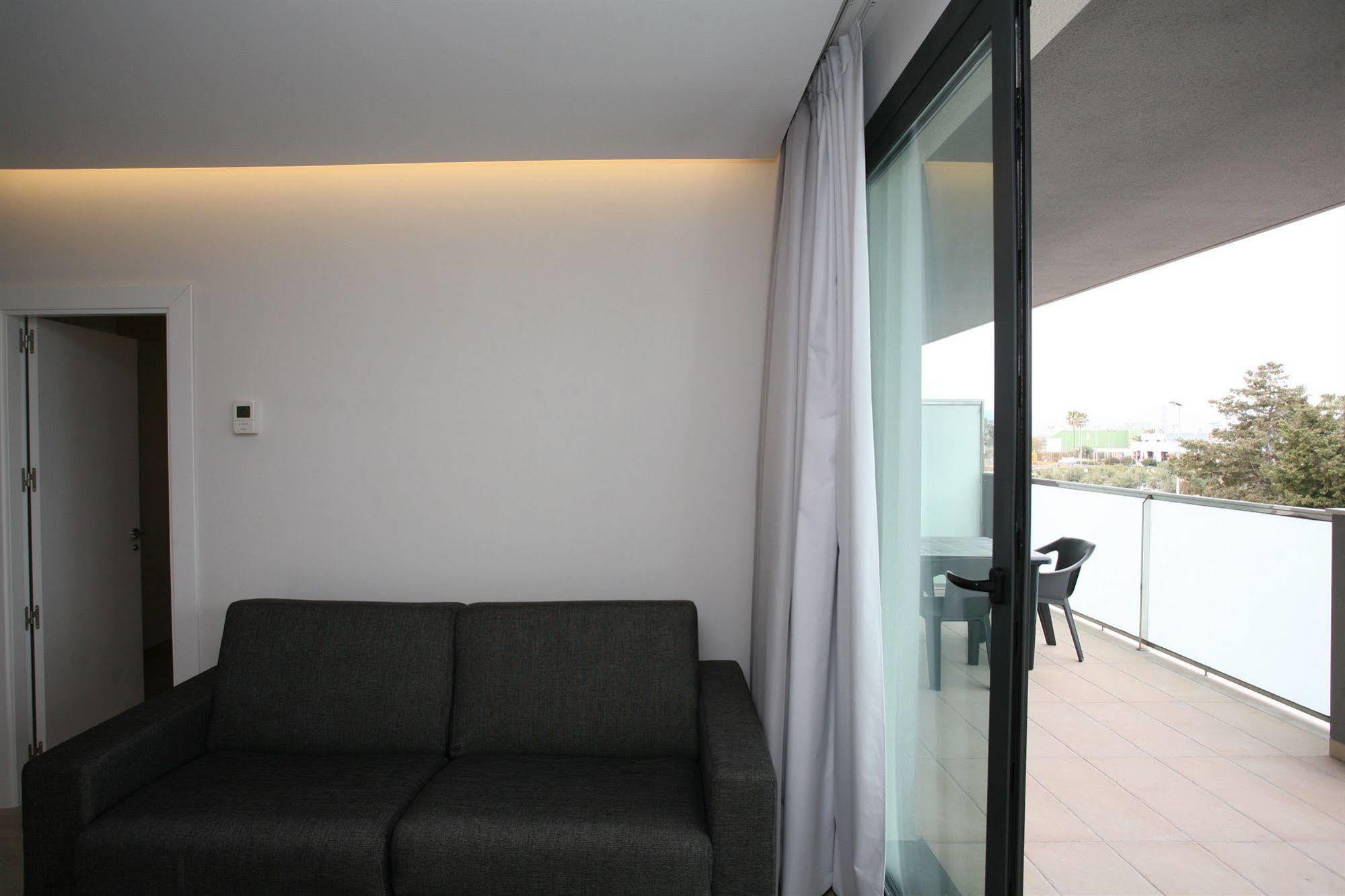 Aparthotel Playa Oliva Kültér fotó